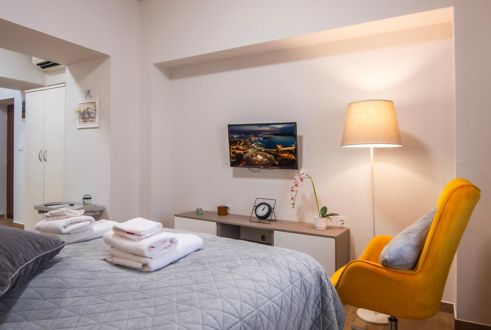 D&A City Center Apartments With Free Parking 풀라 외부 사진