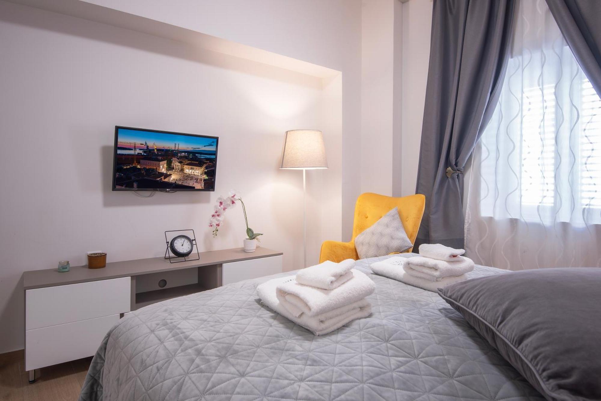 D&A City Center Apartments With Free Parking 풀라 외부 사진